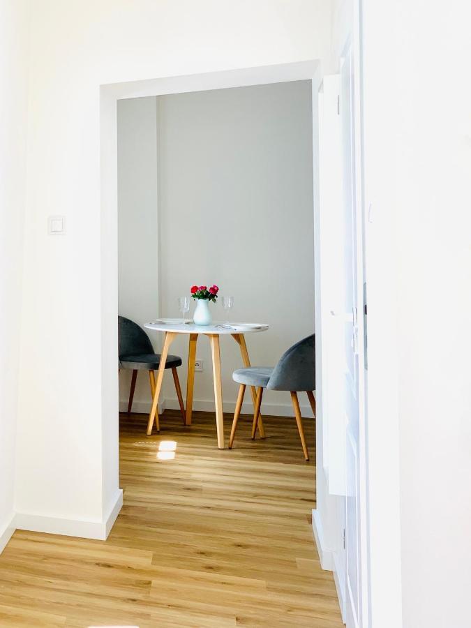Apartament W Centrum Miasta Z Darmowym Parkingiem Dla Dwojga -Apartamenty Pod Zlotym Lwem Kladsko Exteriér fotografie